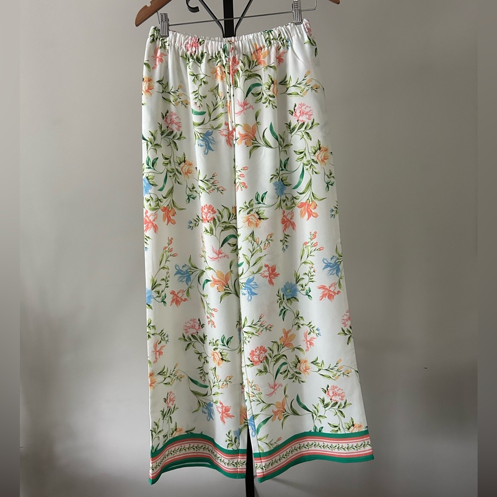 WAYF 2 piece set Floral Top and Bottom - White Multicolor, Size Small.
